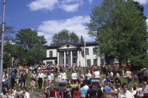 Memorial Day Parade 1967 – The crowd in front of the VFW