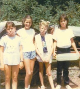 Lauren Ross, Stefanie Nelson, DeAnn Gromelski, and one other as little kids