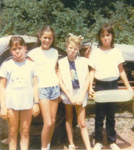 Lauren Ross, Stefanie Nelson, DeAnn Gromelski, and one other as little kids